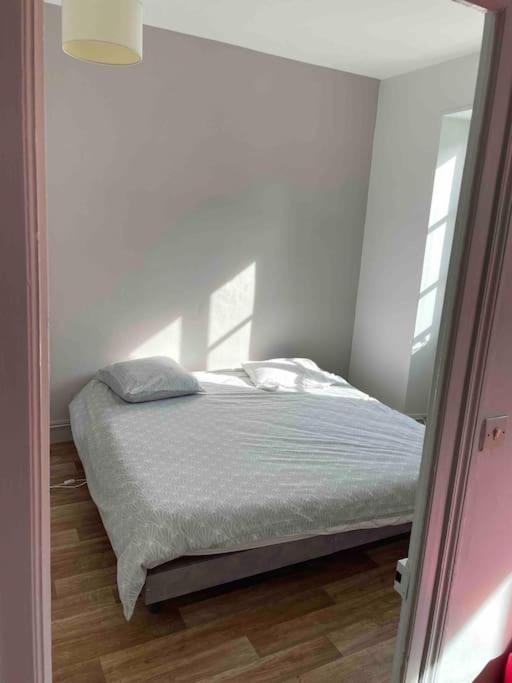Appartement Avec Parking Proche Cathedrale Bourges Extérieur photo
